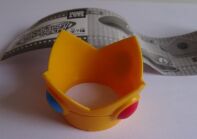 Super Mario bottle cap collection Peach crown