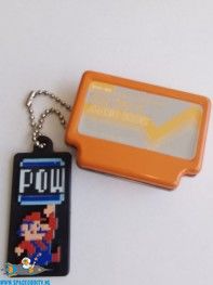 Super Mario Famicon tin keychain oranje