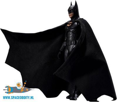 amsterdam-dc-action-figure-bandai-toy-store-Batman (The Flash) S.H.Figuarts actiefiguur