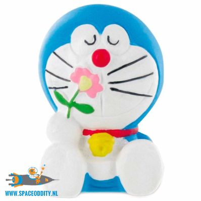 Doraemon figuurtje met bloemen