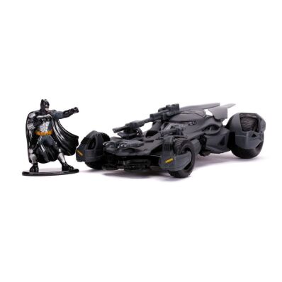 Justice League Batmobile met diecast batman figuur